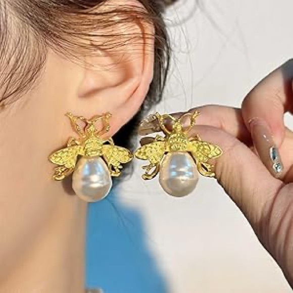 Large Gold Bee Pearl Earrings - Picture 3 of 5